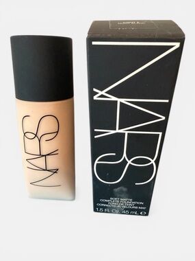 NARS Soft Matte Foundation - light 2 Mount Blanc
